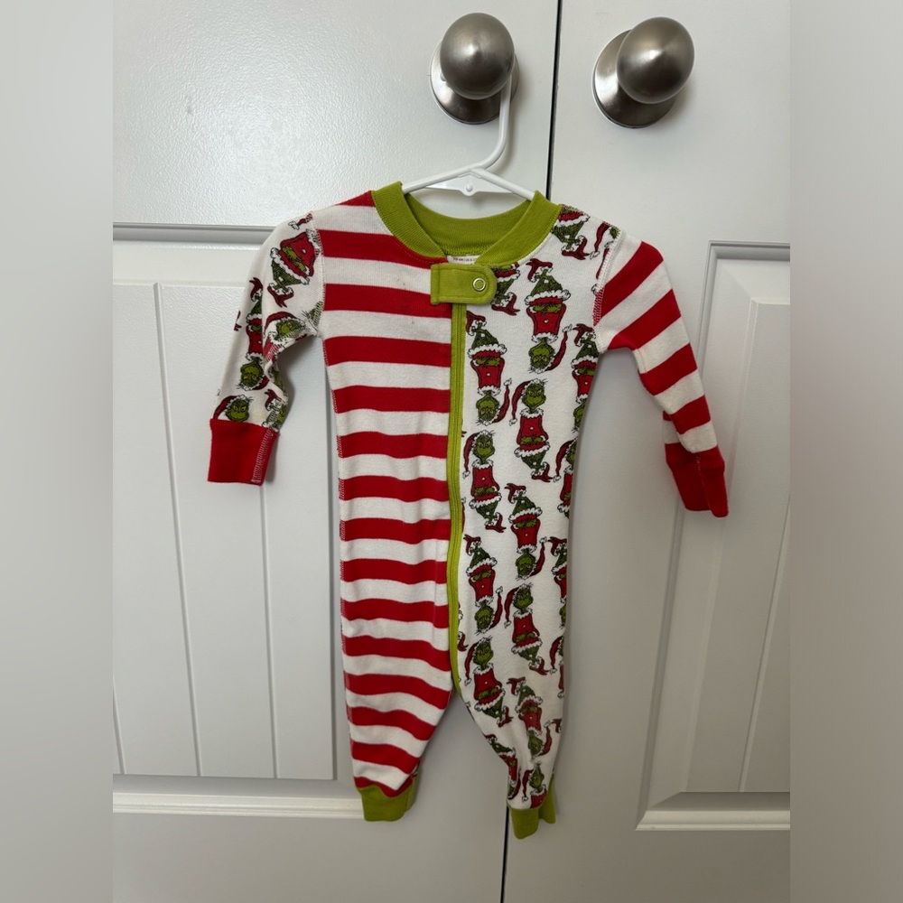 Hanna Andersson Size 6-12 months Grinch Zipper Sleeper